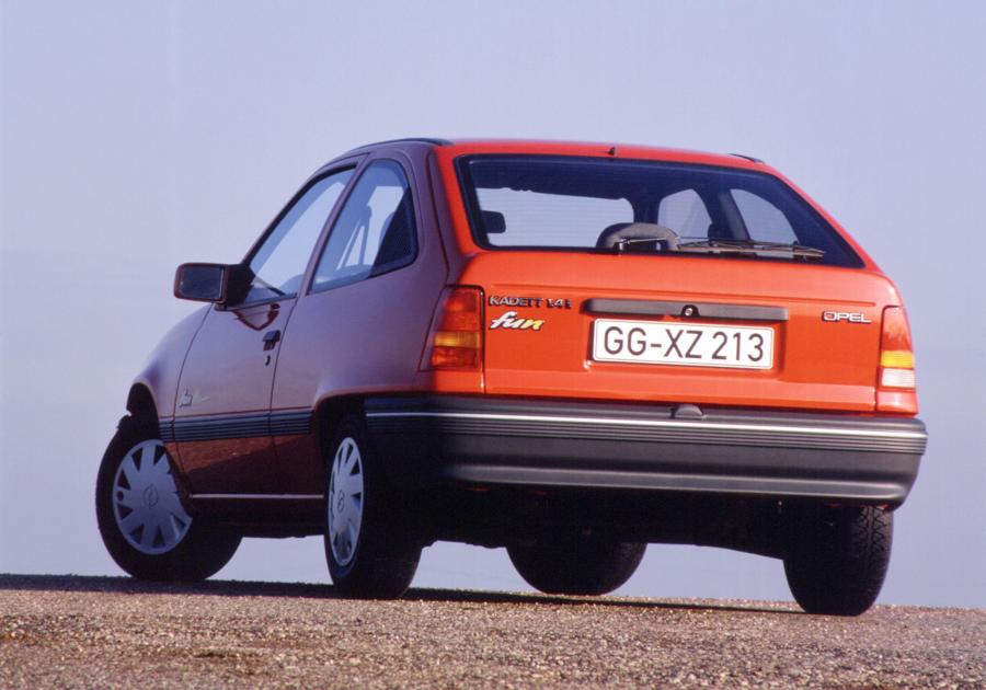  Opel Kadett Fun 3-Door (E) 1990 года  (фото 2 из 5)